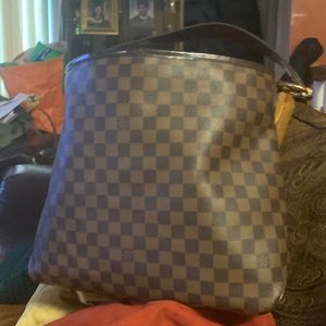 LV  medium Damier delightful